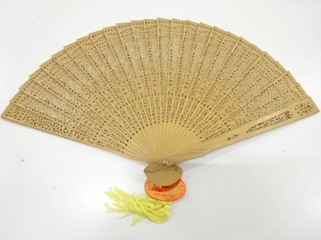JAPANESE KIMONO / ANTIQUE SANDALWOOD FAN